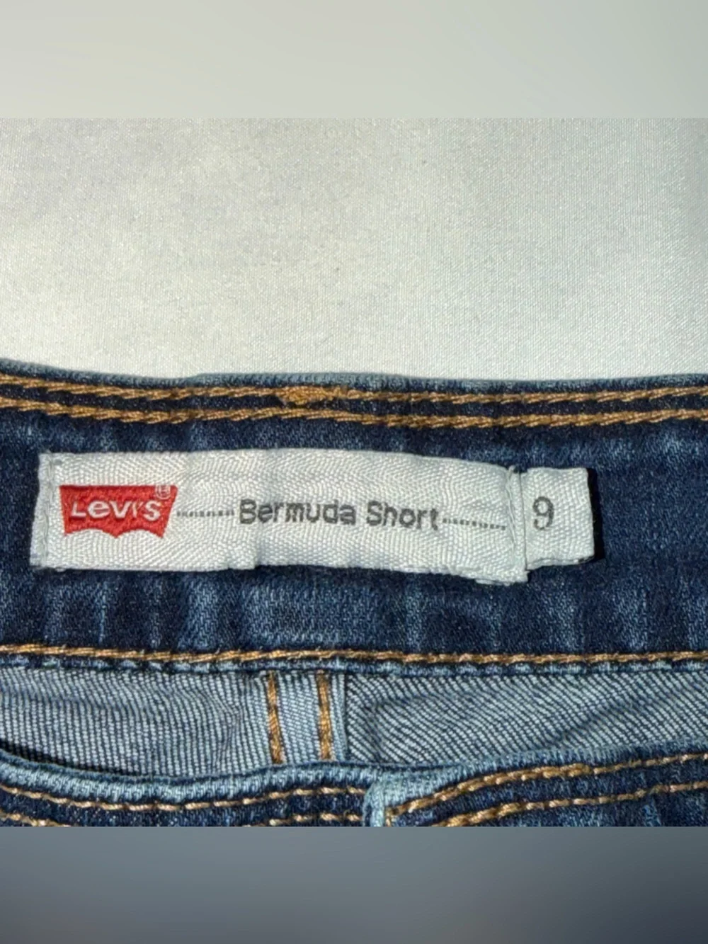 Levi's Denim Bermuda Shorts Juniors 9 Dark Wash Knee Length Classic Blue P74